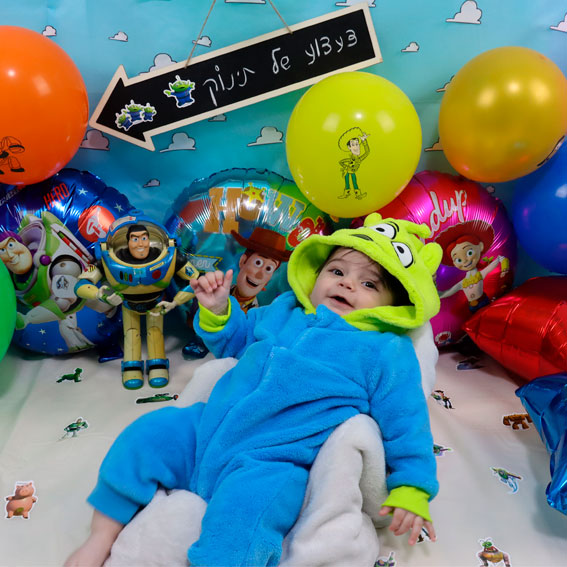 צילומי סטודיו - צעצצוע של תינוק